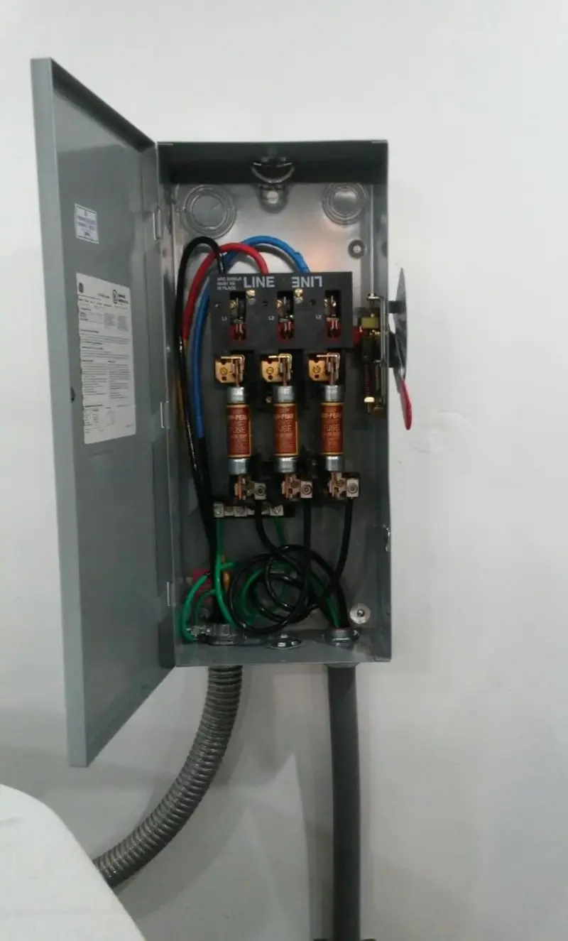 Three-phase disconnect switch installed for Smoke Detector Installation in Clayton